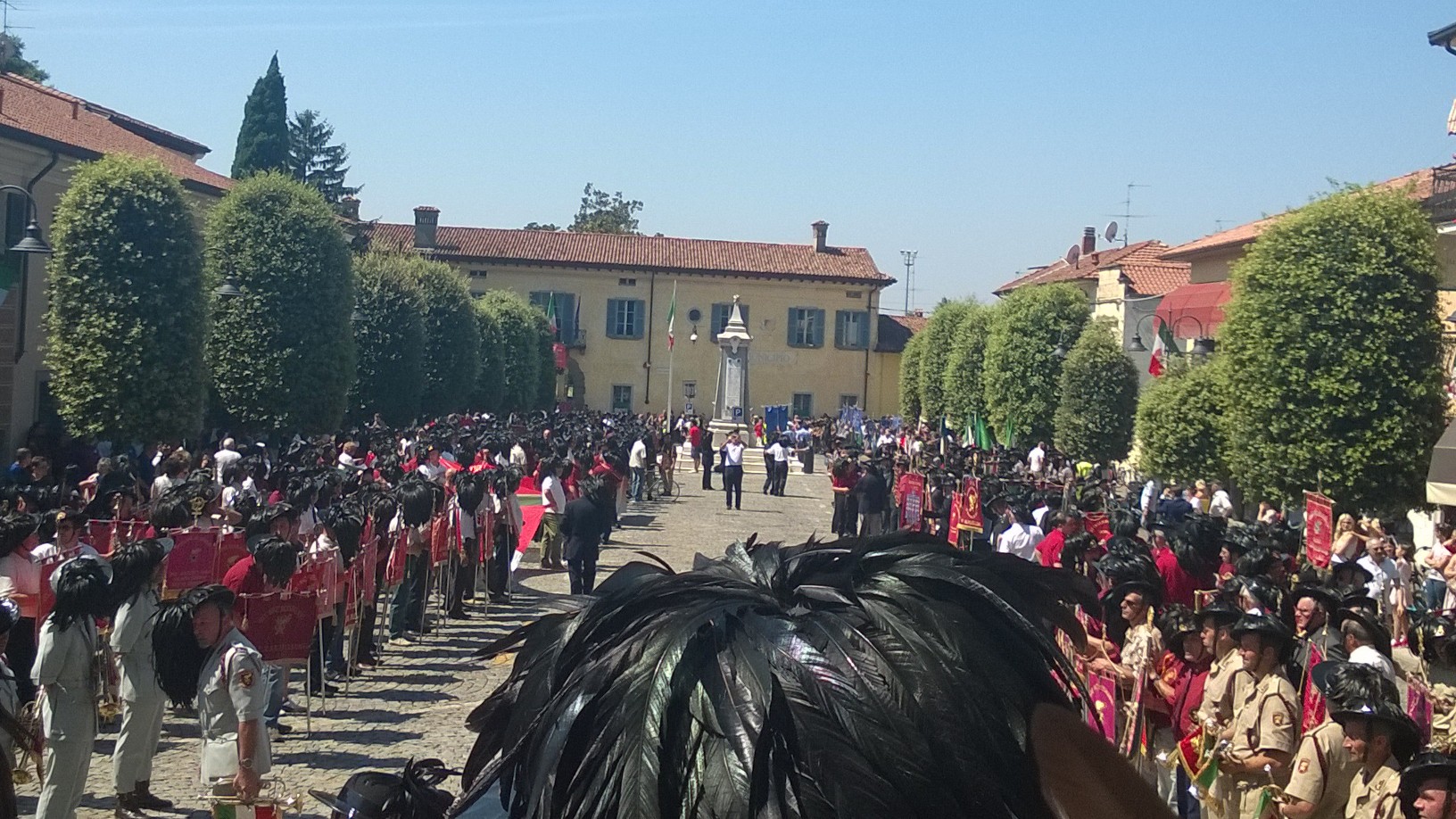 MuratoriStefanoManifestazionedeiBersaglieriinPiazza